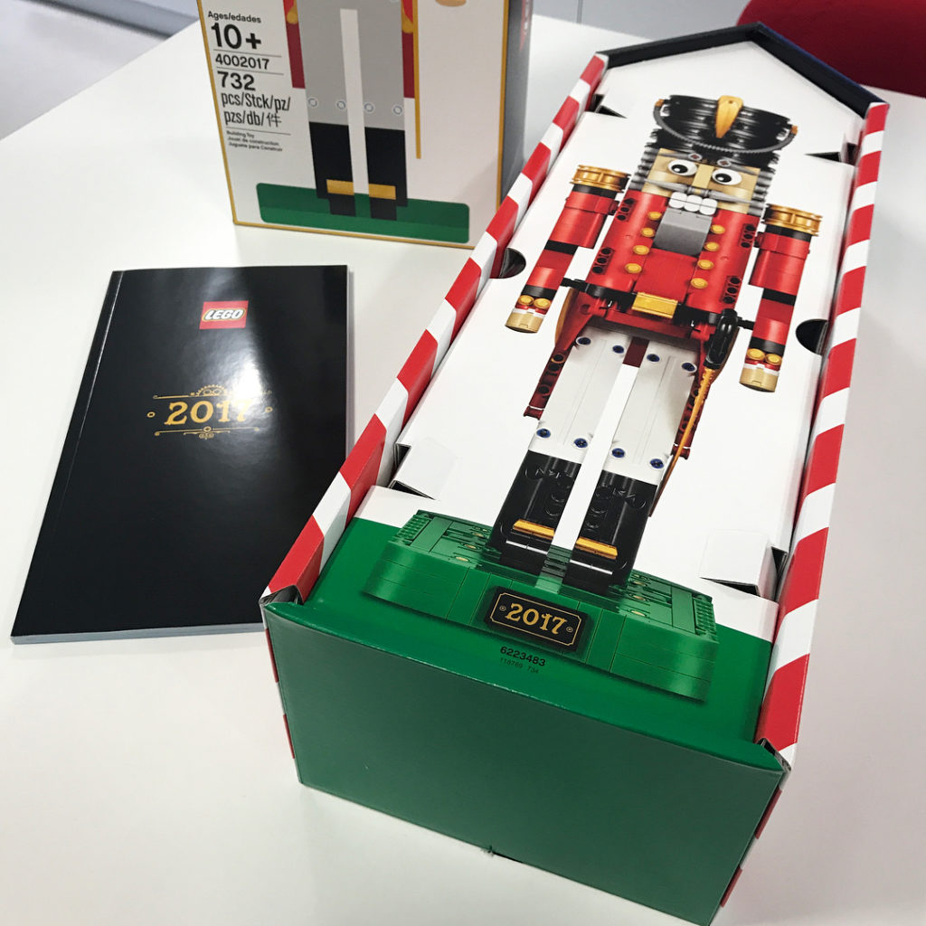 Brickfinder LEGO Nutcracker (4002017) Employee Gift 2017 First Look!