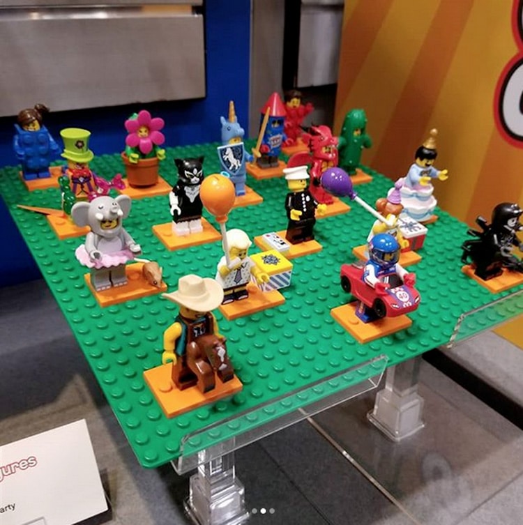 LEGO Collectible Minifigure Series 18 71021
