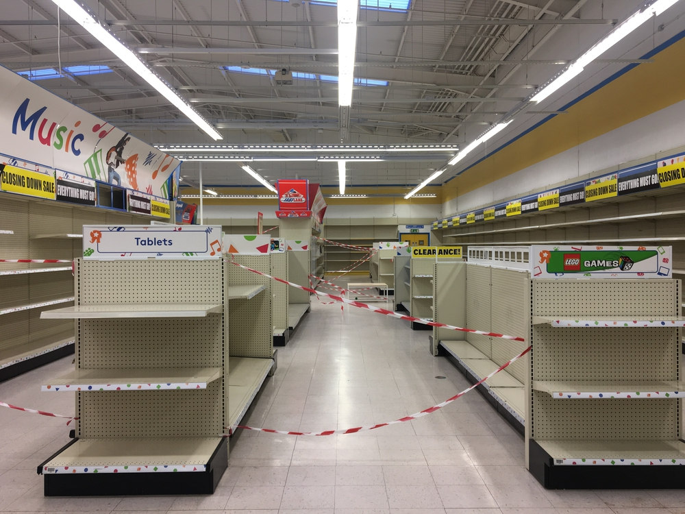 Toys r us closing down