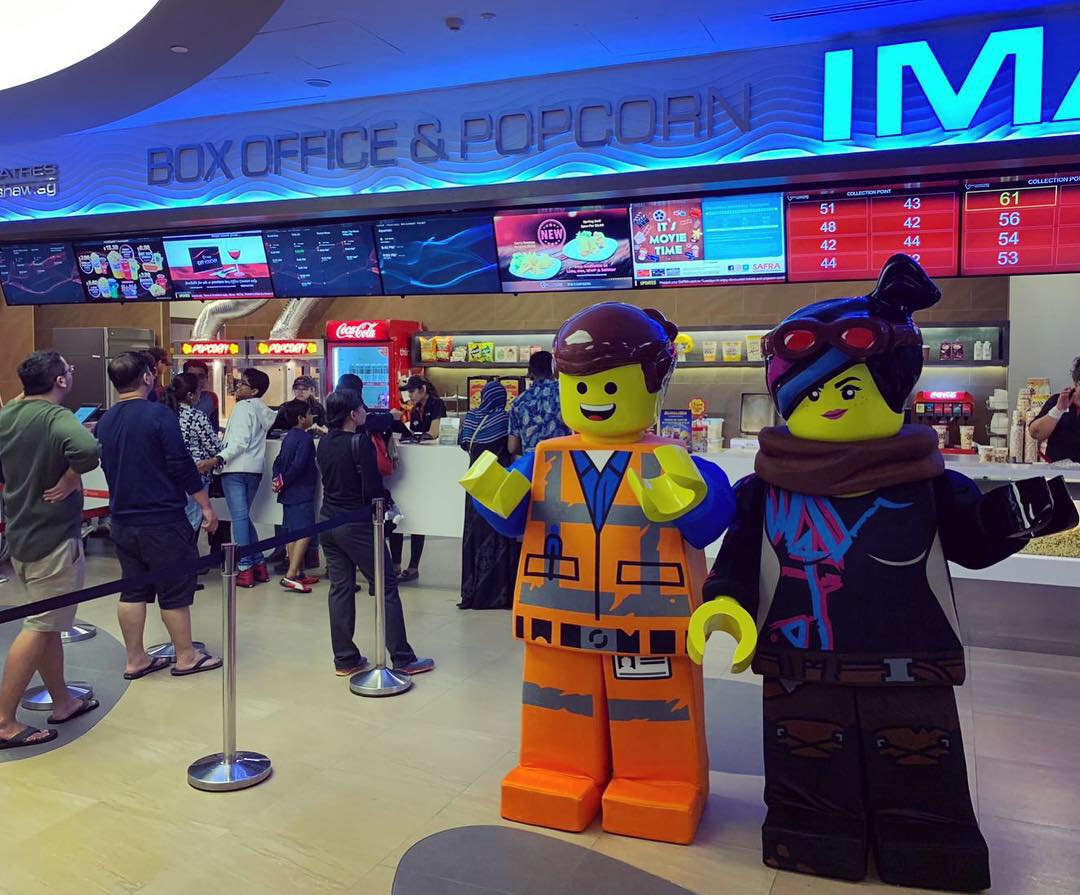 the lego movie 2 meet emmet and lucy 9