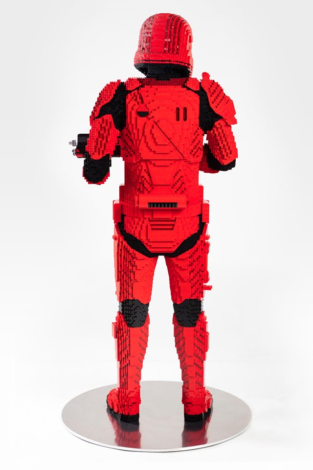 LEGO Star Wars SDCC 2019 Red Sith Trooper -02