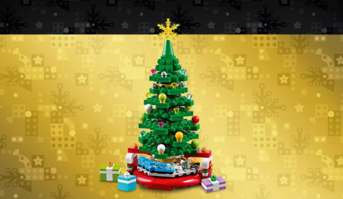 Brickfinder - Review: LEGO Seasonal Christmas Tree (40338)