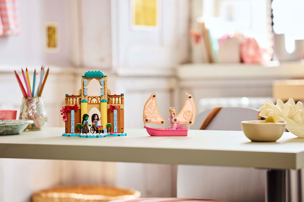 Brickfinder LEGOWickedGlindaElphabaandNessaroseatShizUni