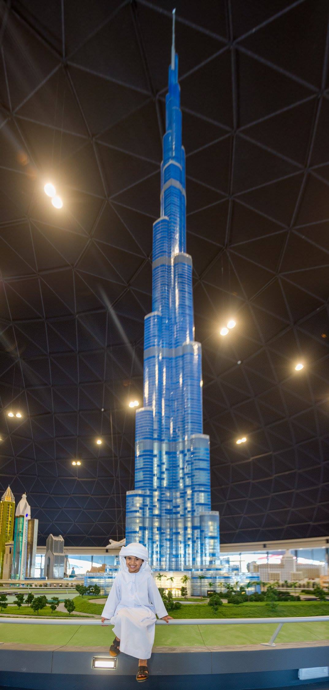 Brickfinder - The World’s Tallest LEGO Burj Khalifa